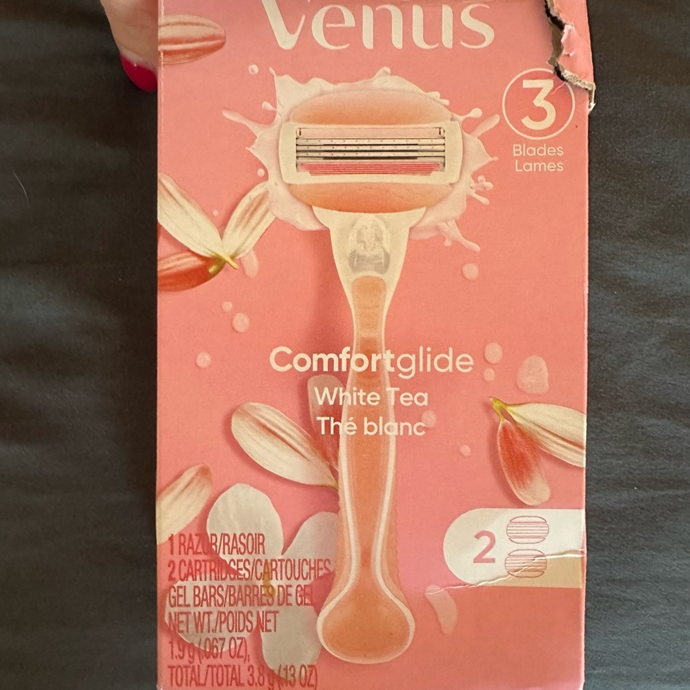 VENUS Comfort glide razor with two cartridges
